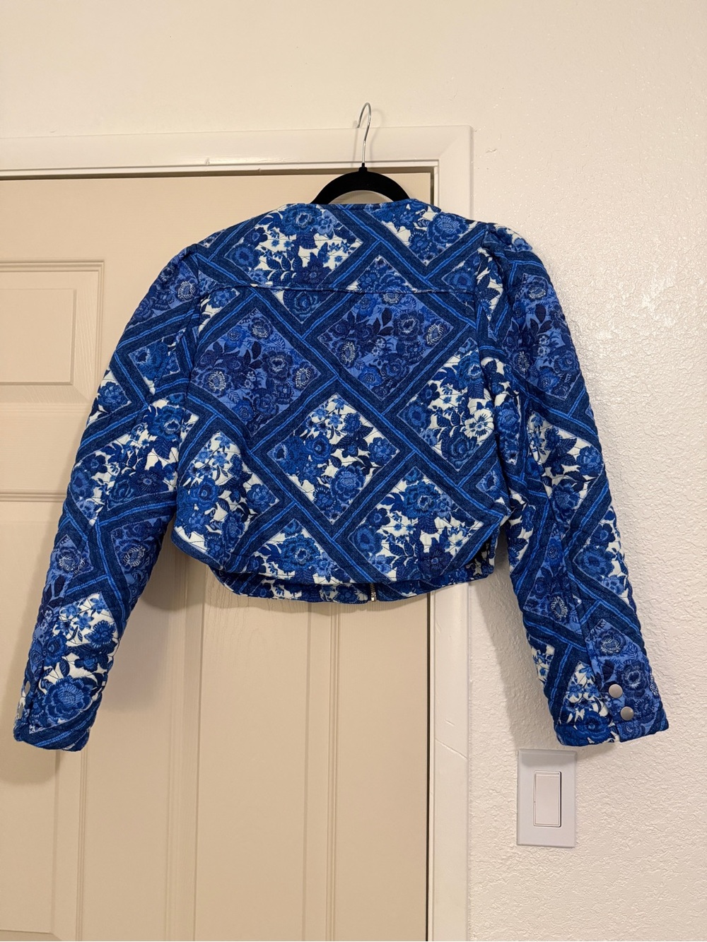 7 For All Mankind Blue Quilted Floral Bomber Jacket - Picture 3 of 3